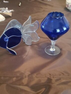 Cobalt Blue Decorative Glass Art Vase - Unbranded And Stained Glass Fish.